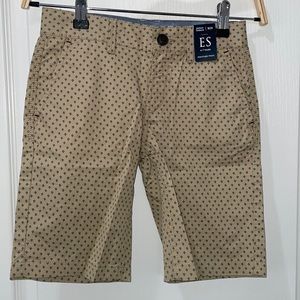 Indian Terrain Kids short. Tan Color and size is 6-7 years.